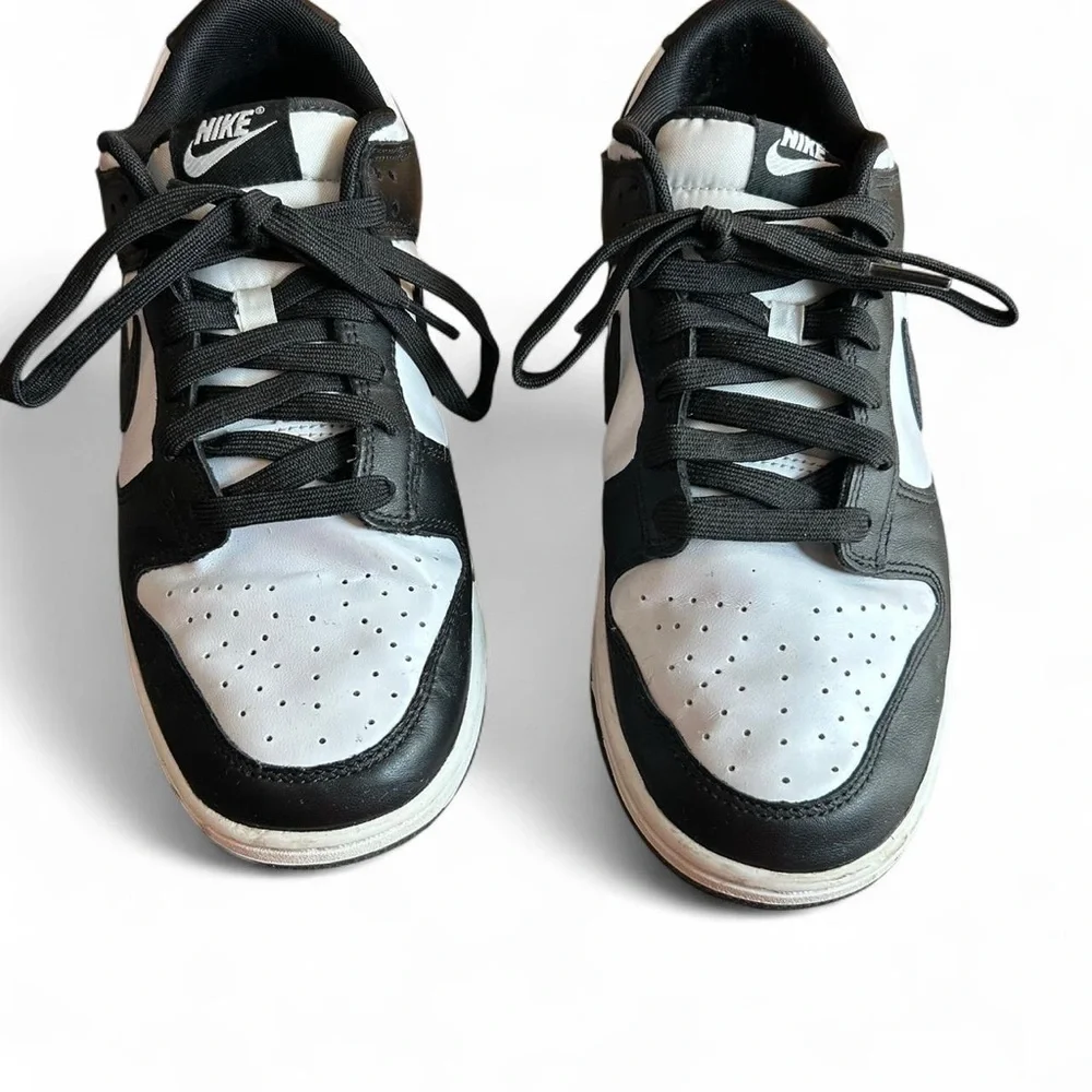 Nike Dunk Low Men’s 9.5 – Black /White Classic